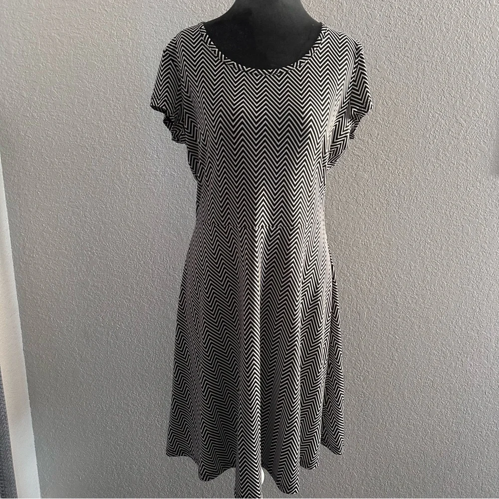 Michael Michael Kors Black White Chevron Fit Flare Midi Dress Womens Medium